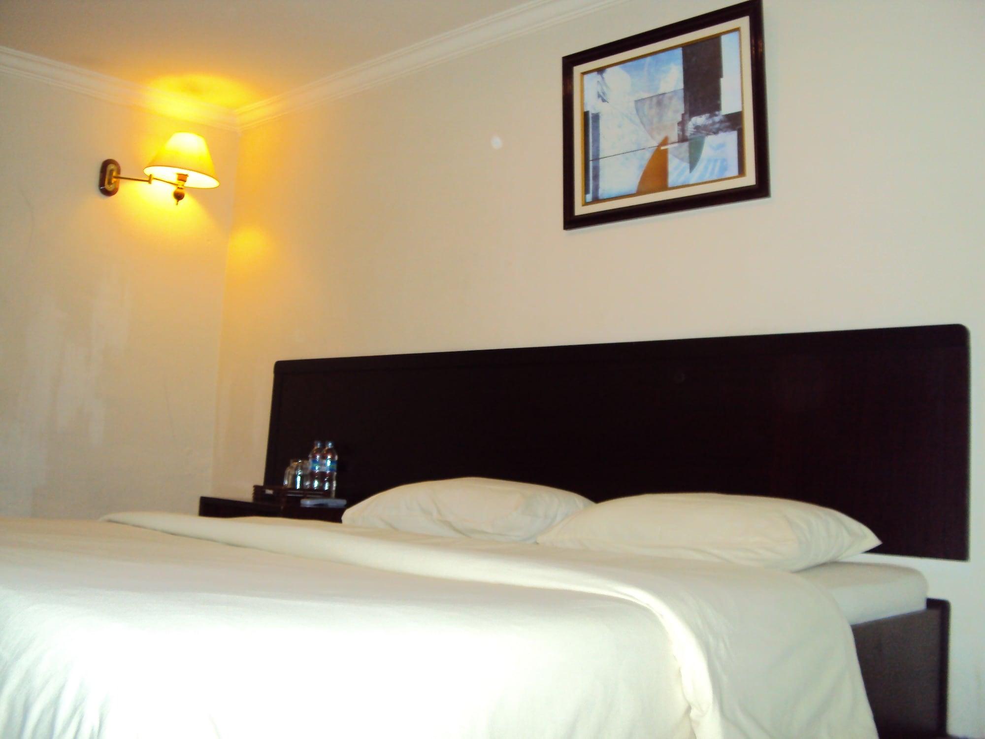 Hotel Citi International Palang Merah Медан Екстериор снимка