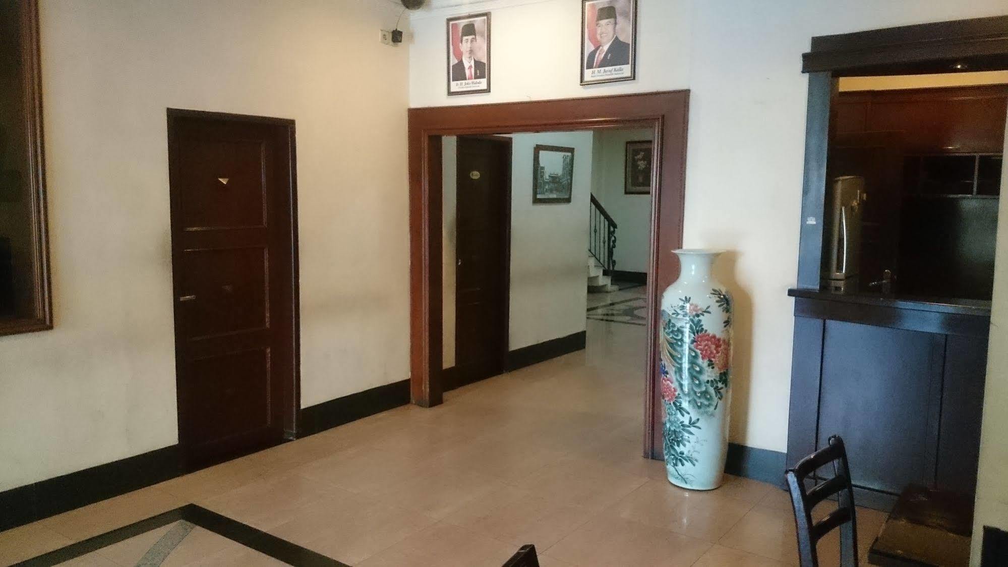 Hotel Citi International Palang Merah Медан Екстериор снимка