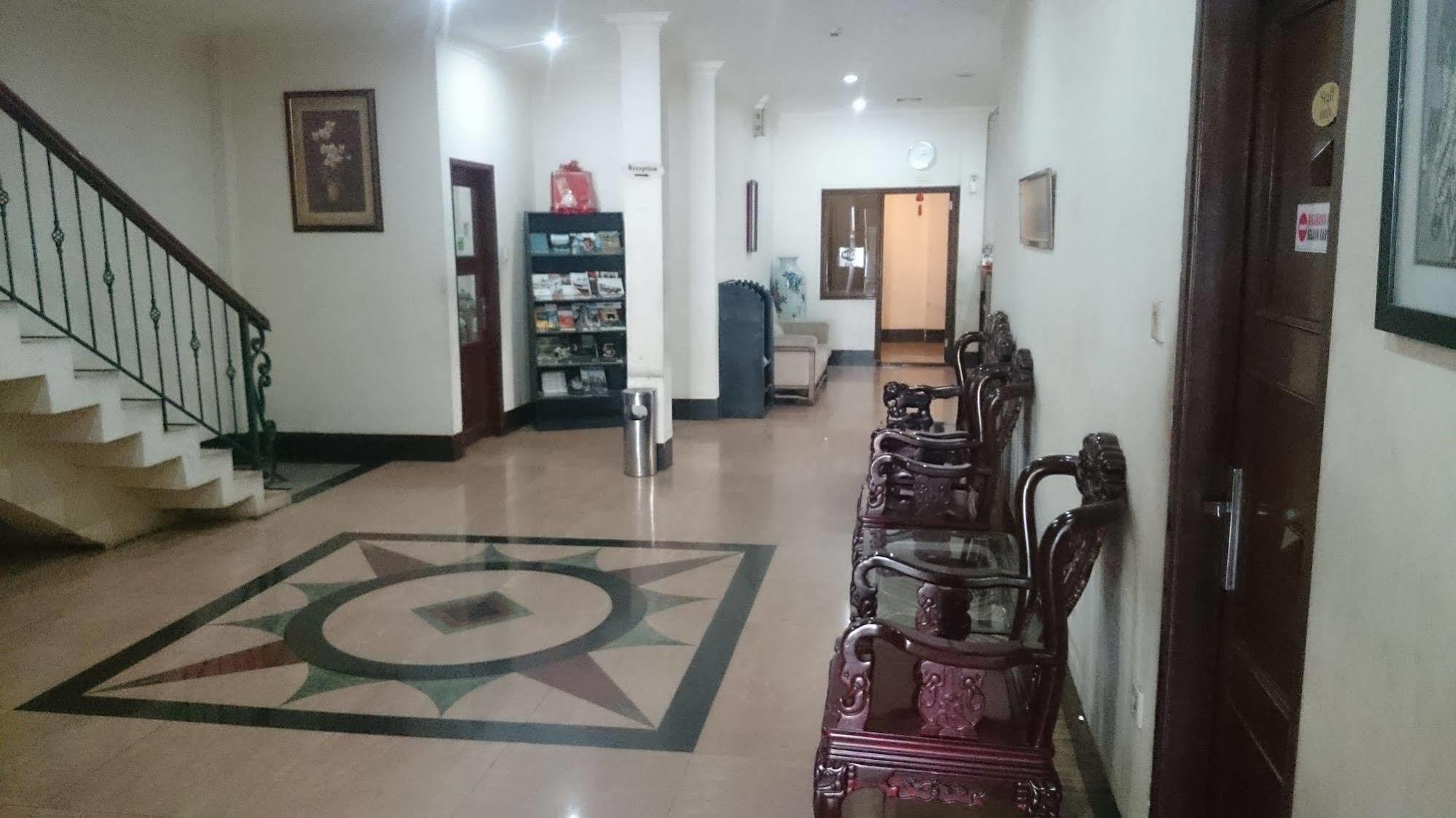 Hotel Citi International Palang Merah Медан Екстериор снимка